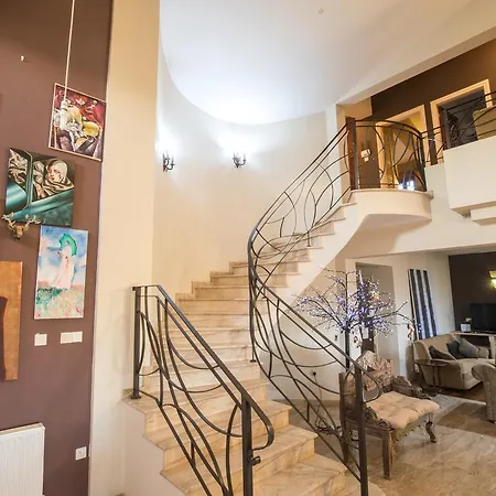Sunshine Luxury House Вілла