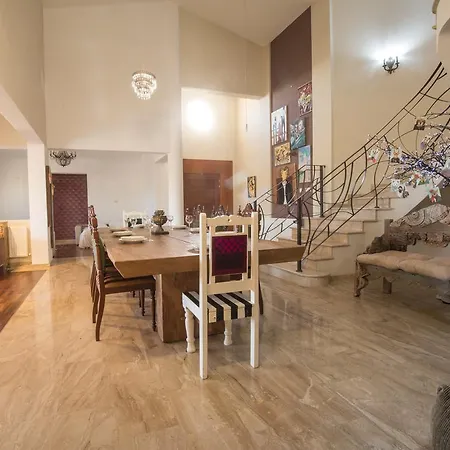 Sunshine Luxury House Вілла