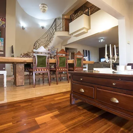Sunshine Luxury House Вілла