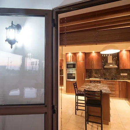 Вілла Sunshine Luxury House *