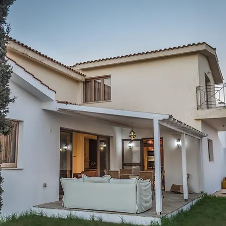 Sunshine Luxury House Вілла