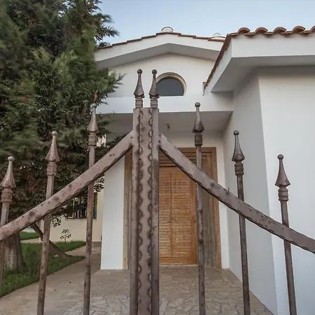 Sunshine Luxury House Вілла Айя-Напа