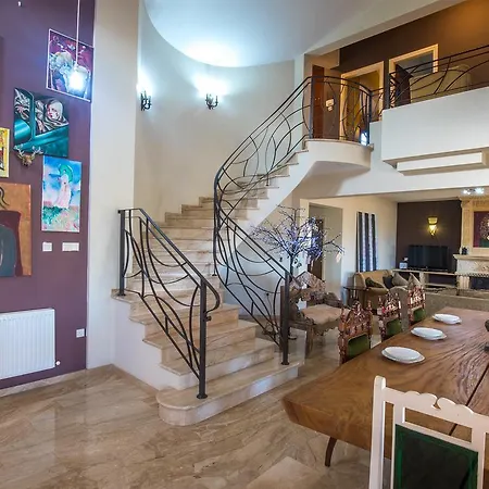 Sunshine Luxury House Айя-Напа